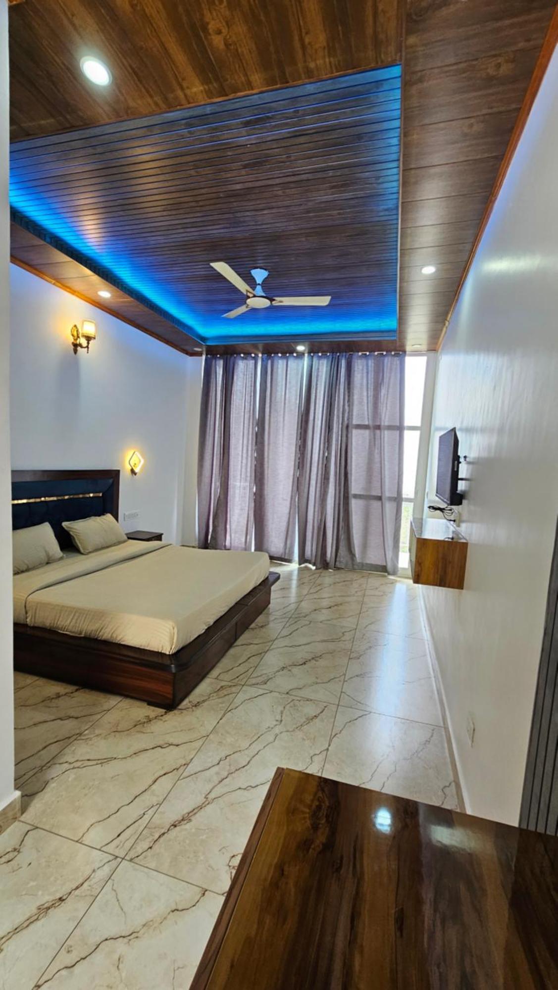 Hotel On The Rocks à Kasauli Extérieur photo